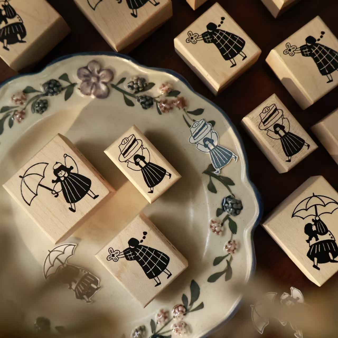 Vintage Collectible Stamps - YiEr Studio Vintage Güzel Pasta Şemsiyesi